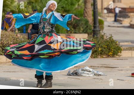 Wirbelnde Derwisch-Performance in der Zitadelle, Kairo, Ägypten Stockfoto