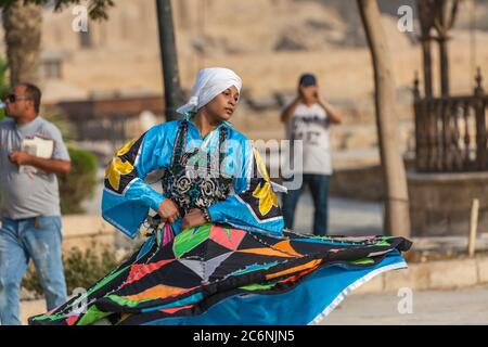 Wirbelnde Derwisch-Performance in der Zitadelle, Kairo, Ägypten Stockfoto