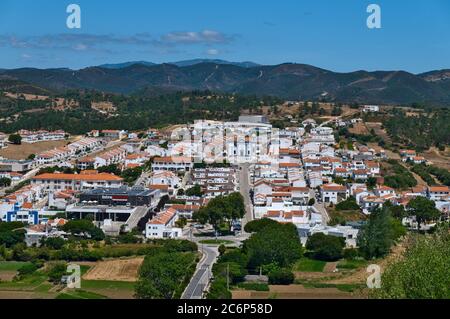 Aljezur von der Burg in Algarve, Portugal Stockfoto