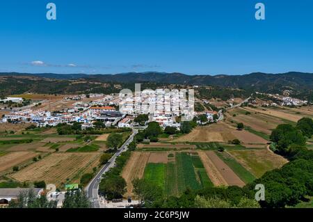 Aljezur von der Burg in Algarve, Portugal Stockfoto