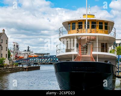 Ocean Mist Schiff wird in schwimmende Hotel auf dem Wasser von Leith, The Shore, Leith, Edinburgh, Schottland, Großbritannien umgebaut Stockfoto