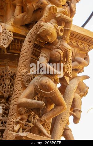 Jaisalmer, Rajasthan, Indien- Feb 18,2020.A Ansicht der Skulptur auf Jain Temple Wänden Stockfoto