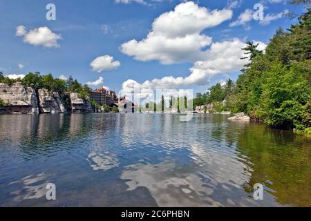 Das Mohonk Mountain House und Lake Mohonk, Catskill Mountains, New York Stockfoto