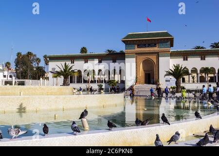 Casablanca, Marokko - 21. Februar 2019 : Blick auf den Justizpalast auf dem Mohammed V Platz in Casablanca. Stockfoto