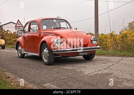 Oldtimer Volkswagen Typ 1 Käfer in Oldtimer Rallye Battesimo dell'ARIA, am 4. November 2018 in Lugo, RA, Italien Stockfoto