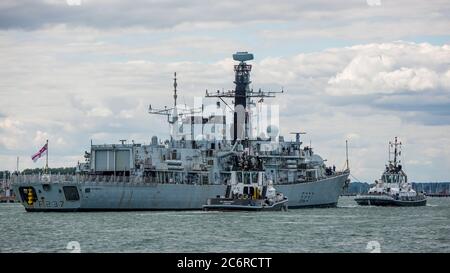 Die Royal Navy Type 23 (Duke Class) Anti-U-Boot Fregatte HMS Westminster (F237) in Portsmouth Harbour, Großbritannien am 10. Juli 2020. Stockfoto