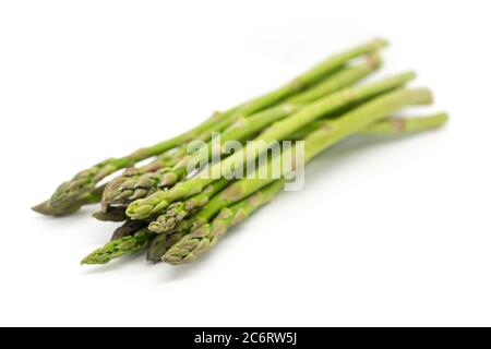 Spargel vor weißem Hintergrund Stockfoto