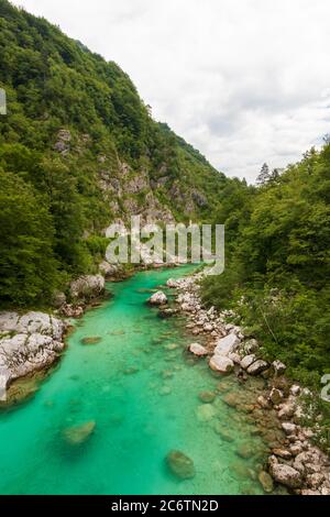 Türkisgrün Soča Fluss Slowenien Stockfoto