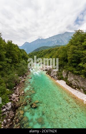 Türkisgrün Soča Fluss Slowenien Stockfoto