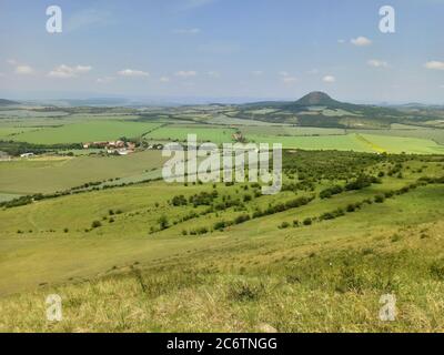 Rana Berg in der Nähe der Stadt Louny, beste Paragliding-Ort in der Tschechischen republik Stockfoto