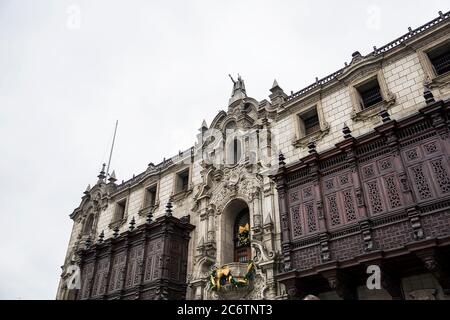 Detail des Erzbischofs Palast von Lima in Peru in spanischer Kolonialarchitektur Stil Stockfoto