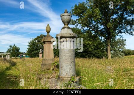 Grabsteine in der St. James's Church, Blackamoor, Blackburn. Stockfoto