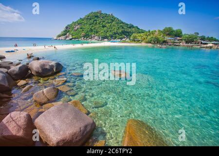 koh tao das klare Wasser Meer und blauen Himmel Himmel Himmel für Reisen auf schöne Natur Landschaft Hintergrund Stockfoto