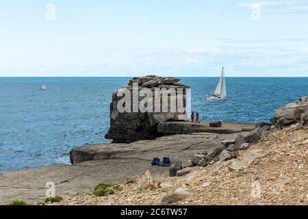 Feuerwehrleute bei Pulpit Rock, Portland Bill, Isle of Portland, Dorset, England, Großbritannien Stockfoto