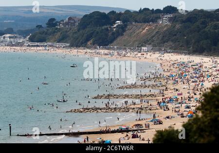 Bournemouth, Großbritannien. Juli 2020. Schöne dsy am Strand von Poole in Dorset an einem sonnigen Sonntag. Kredit: Richard Crease/Alamy Live Nachrichten Stockfoto
