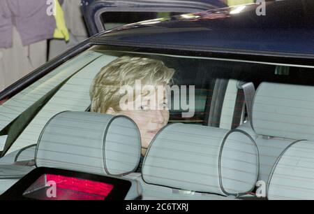 Diana Princess of Wales verlässt im Oktober 1996 den Londoner Flughafen Heathrow. Stockfoto