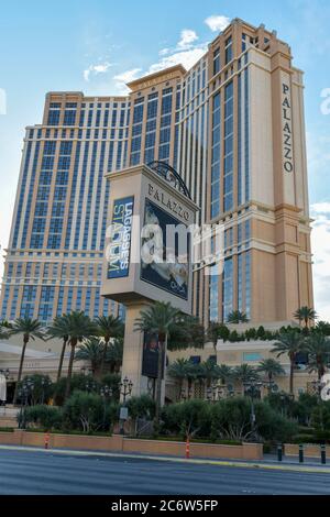 Las Vegas NV, USA. Juli 2020. Das Palazzo Hotel Tower, wie es abgebildet ist, akzeptiert keine Reservierungen mehr an Wochentagen, ab dem 21. Juli in Las Vegas, Nevada am 12. Juli 2020. Kredit: Damairs Carter/Media Punch/Alamy Live Nachrichten Stockfoto