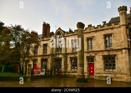 Römische Säule in Minster Yard in York, England Stockfoto