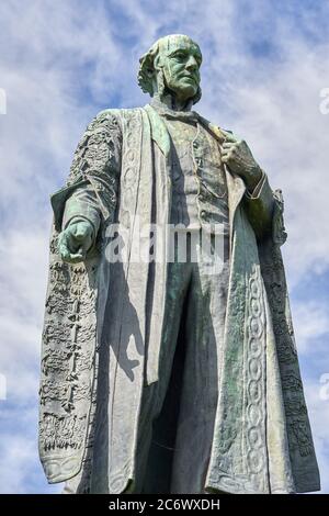 Statue von Henry Austin, Lord Aberdare, in Alexandra Gardens, Cathays Park, Cardiff, South Wales Stockfoto