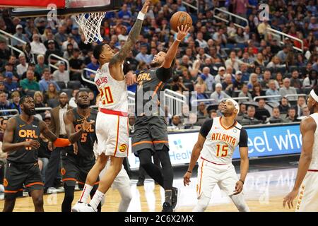 Orlando Magic Spieler Michael Carter-Williams #7 versucht, einen Zwischenstopp während des Spiels im Amway Center in Orlando Florida am Montag, den 10. Februar, Stockfoto