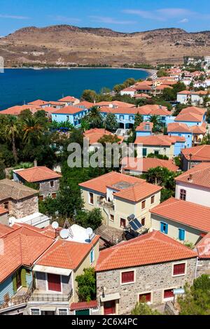 Panoramablick auf Petra Dorf, eines der malerischsten traditionellen Dörfer in Lesbos Insel, Griechenland, Europa. Stockfoto