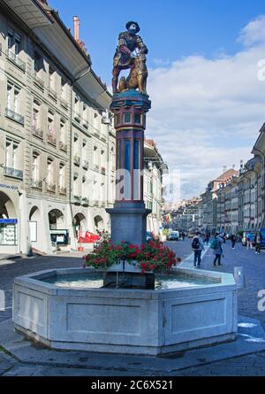 Der Simsonbrunnen oder Samson Brunnen ist ein Brunnen in der Kramgasse in der Altstadt von Bern, Schweiz Stockfoto