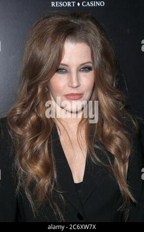 12. Juli 2020 - Benjamin Keough, Sohn von Lisa Marie Presley und Enkel von Elvis Presley, tot um 27 Uhr nach Selbstmord. Datei Foto: 23 April 2015 - Las Vegas, Nevada - Lisa Marie Presley. Red Carpet Premiere von â € œThe Elvis Experienceâ € musikalische Produktion im Westgate Las Vegas Resort und Casino. (Bild: © MJT/AdMedia über ZUMA Wire) Stockfoto