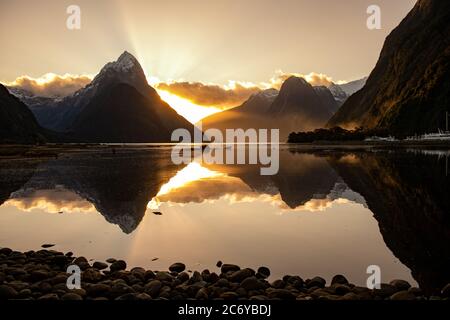 Mitrer Peak, Milford Sound Sonnenuntergang Stockfoto