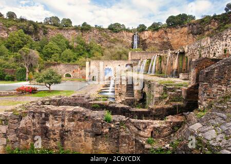 Wasserfälle und Gärten, Ex Hacienda Santa María Regla, Hidalgo, Mexiko. Stockfoto