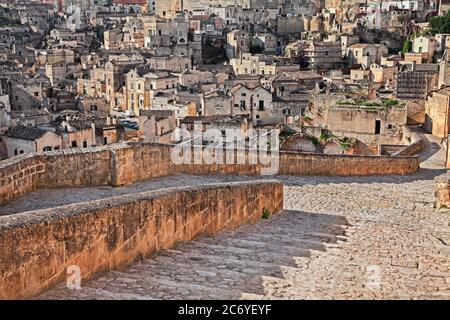 Matera, Basilicata, Italien: Blick auf die Altstadt Sassi di Matera, Stadt Kulturhauptstadt Europas 2019 Stockfoto