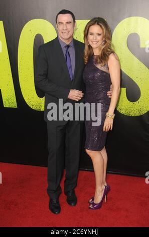 John Travolta, Kelly Preston bei der Premiere von Universal Pictures' 'Savages' im Westwood Village am 25. Juni 2012 in Los Angeles, Kalifornien. © mpi35/MediaPunch Inc Stockfoto