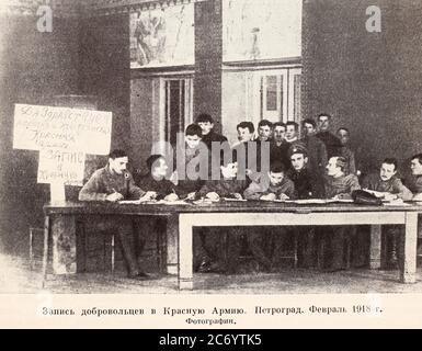 Aufzeichnung der Freiwilligen in der Roten Armee. Petrograd. Februar 1918. Stockfoto