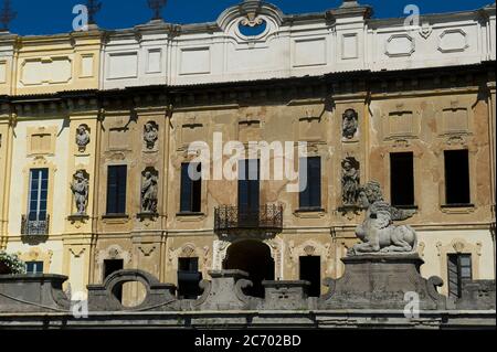 Europa, Italien, Lombardia, Limbiate, Parco delle Groane, Castellazzo, Villa Pusterla Crivelli Arconati ist eine Villa aus dem achtzehnten Jahrhundert in Mombello, (Fraktion von Limbiate in der Provinz Monza und Brianza) Fassade Stockfoto