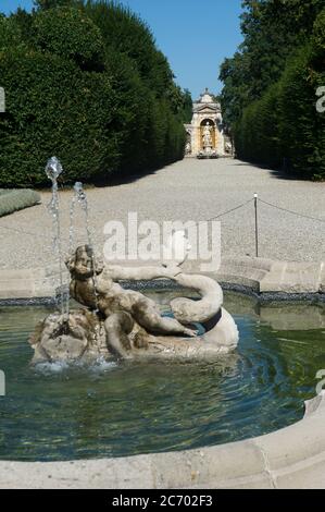 Europa, Italien, Lombardia, Limbiate, Parco delle Groane, Castellazzo, Villa Pusterla Crivelli Arconati ist eine Villa aus dem achtzehnten Jahrhundert in Mombello, (Fraktion von Limbiate in der Provinz Monza und Brianza) Garten, Brunnen Stockfoto