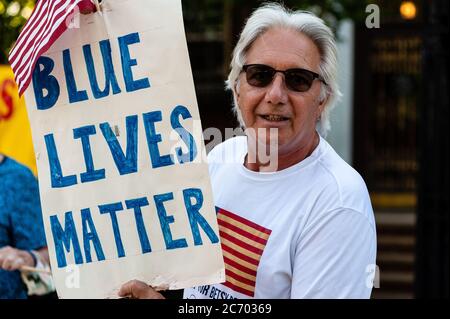 Brooklyn, Vereinigte Staaten Von Amerika . Juli 2020. Anhänger der NYPD nehmen am 12. Juli 2020 an einer Kundgebung in Brooklyn, New York, Teil. (Foto von Gabriele Holtermann/Sipa USA) Quelle: SIPA USA/Alamy Live News Stockfoto