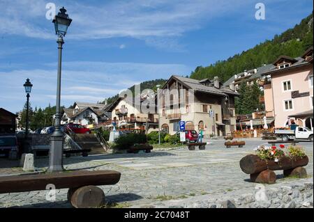 Europa, Italien, Piemont, Valle Susa, Dorfblick, Claviere, italien, turin Provinz, piemont, italien, Dorf, Berg, Häuser, Landschaft, horizontal, Sommer Stockfoto
