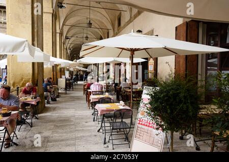 Arezzo ist eine Stadt in der mittelitalienischen Region Toskana. Sie ist die Hauptstadt der gleichnamigen Provinz und viertgrößte Stadt der Toskana. Berü Stockfoto