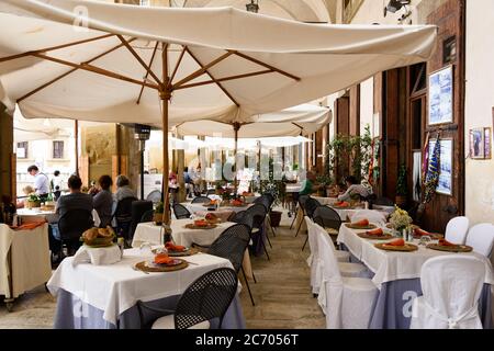 Arezzo ist eine Stadt in der mittelitalienischen Region Toskana. Sie ist die Hauptstadt der gleichnamigen Provinz und viertgrößte Stadt der Toskana. Berü Stockfoto