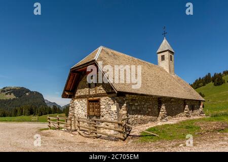 Saint-Bernard-de-Menthon Kapelle, Geopark Chablais beschriftet Geopark mondial UNESCO, Haute-savoie, Auvergne-Rhone-Alpes, Frankreich Stockfoto