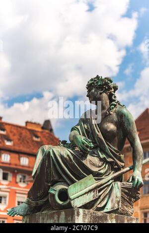 Detailaufnahme des Erzherzog-Johann-Brunnens auf dem Hauptplatz der Grazer Stadt Stockfoto