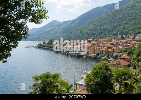 Europa, Italien, Cannobio, Italien, - Seeufer Park Lago Maggiore, Strand von Cannero Riviera Stockfoto