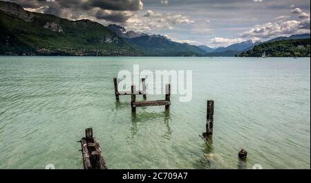 Ponton am See von Annecy, Departement Haute-Savoie, Haute Savoie, Auvergne Rhone Alpes. Frankreich Stockfoto