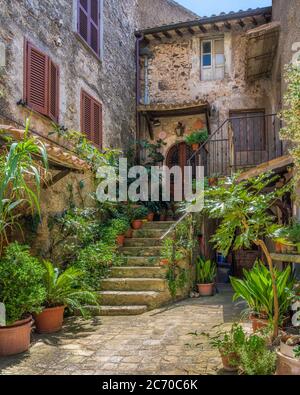 Landschaftlich reizvolle Aussicht im Dorf Castiglione in Teverina, Provinz Viterbo, Latium, Italien. Stockfoto