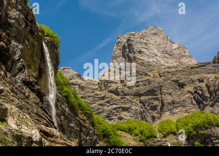 Cirque du Fer A Cheval klassifiziert Grand Site de France. Kalksteingipfel bei Sixt Fer a Cheval. Französische Alpen. Haute-Savoie. Auvergne Rhone.Frankreich Stockfoto