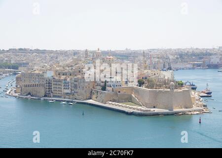 Panoramablick auf die befestigte Stadt Senglein von den Upper Barrakka Gardens aus gesehen Stockfoto