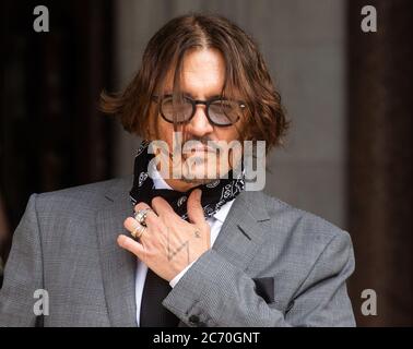 London, Großbritannien. Juli 2020. Der Schauspieler Johnny Depp kommt in seinem Verleumdungsverfahren gegen die Zeitung der Nachrichtengruppe vor das High Court in London. Quelle: Tommy London/Alamy Live News Stockfoto