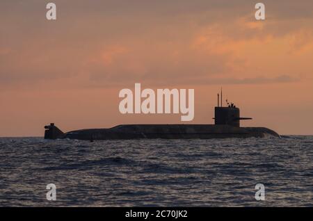 Juli 2020 - Russische Atom-U-Boot. Russische Nordflotte. Russland, Weißes Meer Stockfoto