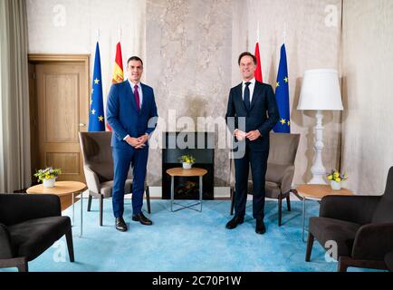 Den Haag, Niederlande. Juli 2020. DEN HAAG, 13-07-2020, Catshuis, Premierminister Mark Rutte empfängt den spanischen Premierminister Pedro Sanchez zu einem Arbeitsessen im Catshuis. Dies im Vorfeld der zusätzlichen Tagung des Europäischen Rates und des jüngsten Vorschlags für einen europäischen Konjunkturfonds. Kredit: Pro Shots/Alamy Live Nachrichten Stockfoto