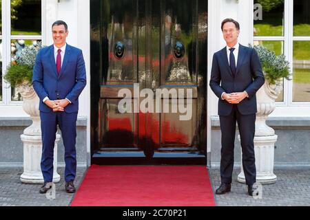 Den Haag, Niederlande. Juli 2020. DEN HAAG, 13-07-2020, Catshuis, Premierminister Mark Rutte empfängt den spanischen Premierminister Pedro Sanchez zu einem Arbeitsessen im Catshuis. Dies im Vorfeld der zusätzlichen Tagung des Europäischen Rates und des jüngsten Vorschlags für einen europäischen Konjunkturfonds. Kredit: Pro Shots/Alamy Live Nachrichten Stockfoto