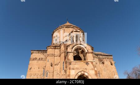Akdamar Insel, Van, Türkei - Februar 2020: Akdamar Insel und Surpkirche Akdamar Kirche ist ein wichtiger religiöser Ort für das armenische Volk Stockfoto